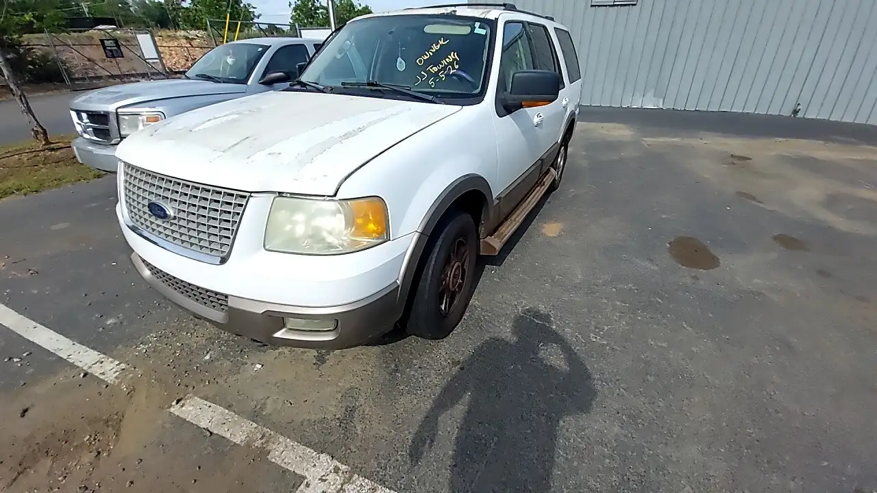 Photo of 2004 Ford Expedition