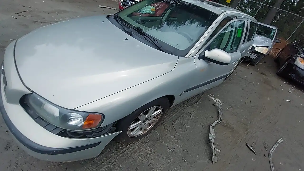 Photo of 2002 Volvo V70
