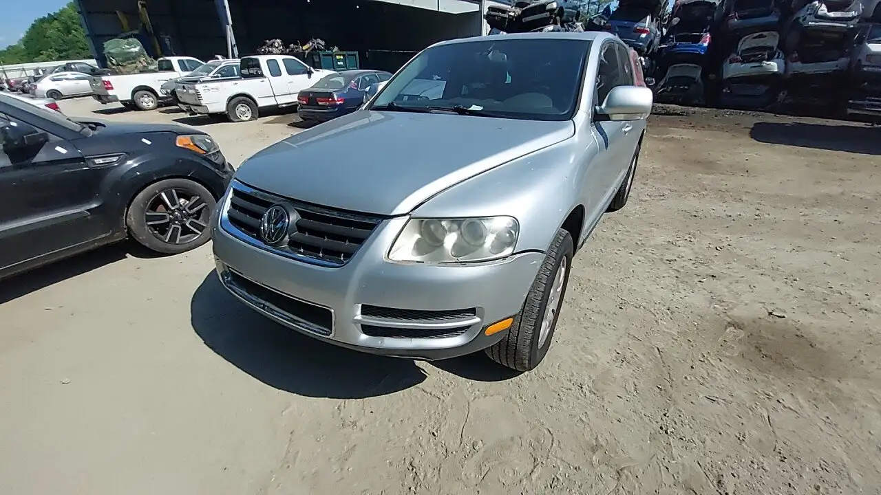 Photo of 2005 Volkswagen Touareg