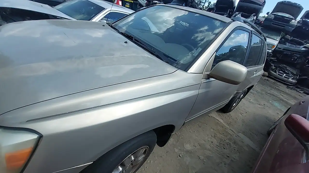 Photo of 2004 Toyota Highlander