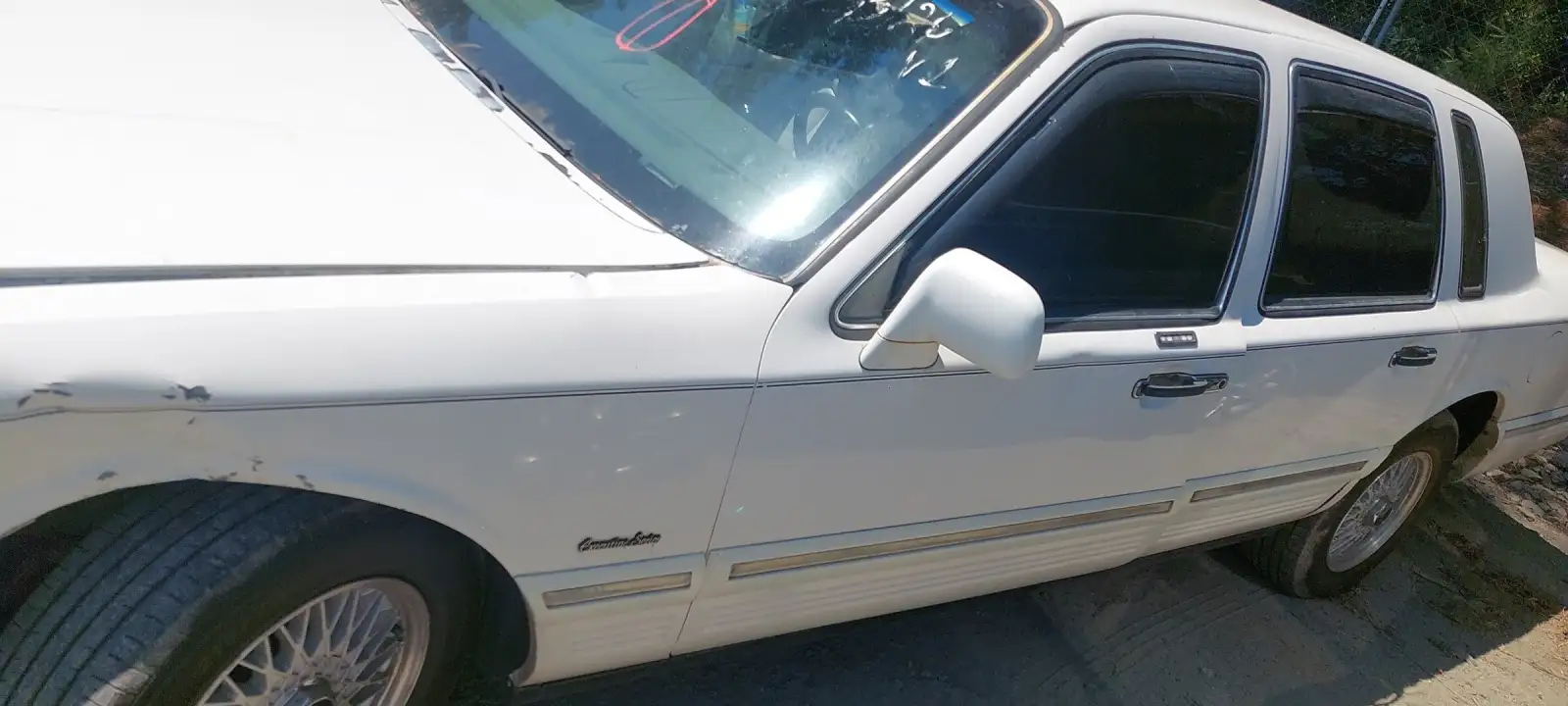 Photo of 1997 Lincoln Town Car