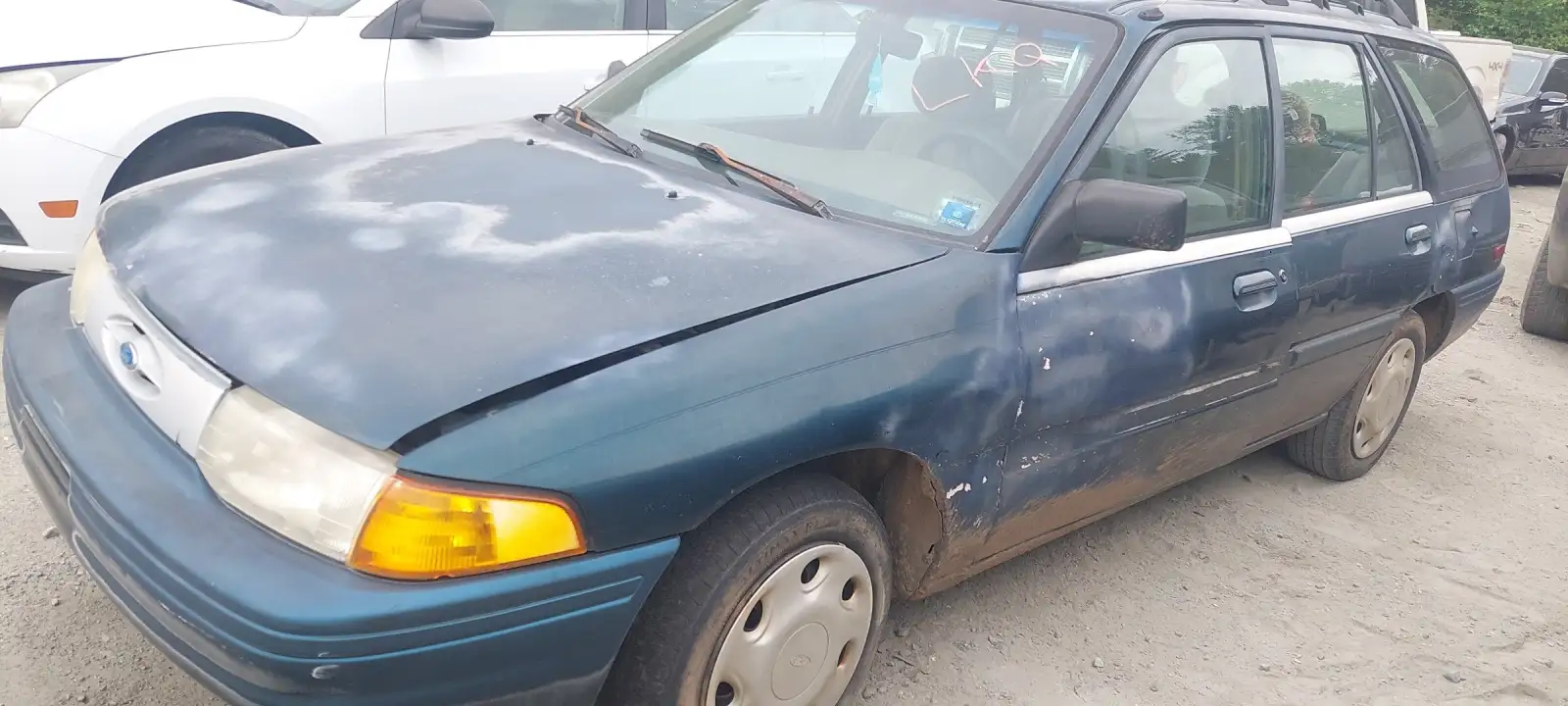 Photo of 1996 Ford Escort