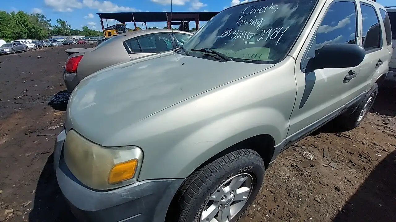 Photo of 2005 Ford Escape