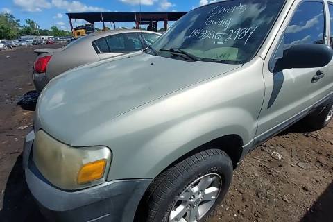Photo of 2005 Ford Escape