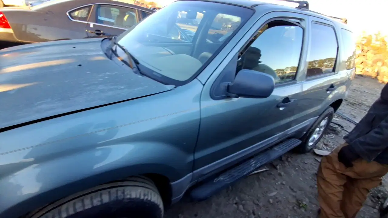 Photo of 2005 Ford Escape