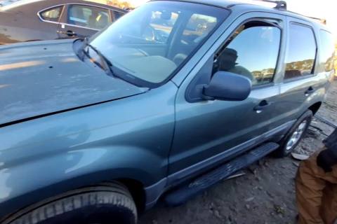 Photo of 2005 Ford Escape