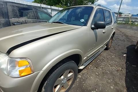 Photo of 2005 Ford Explorer