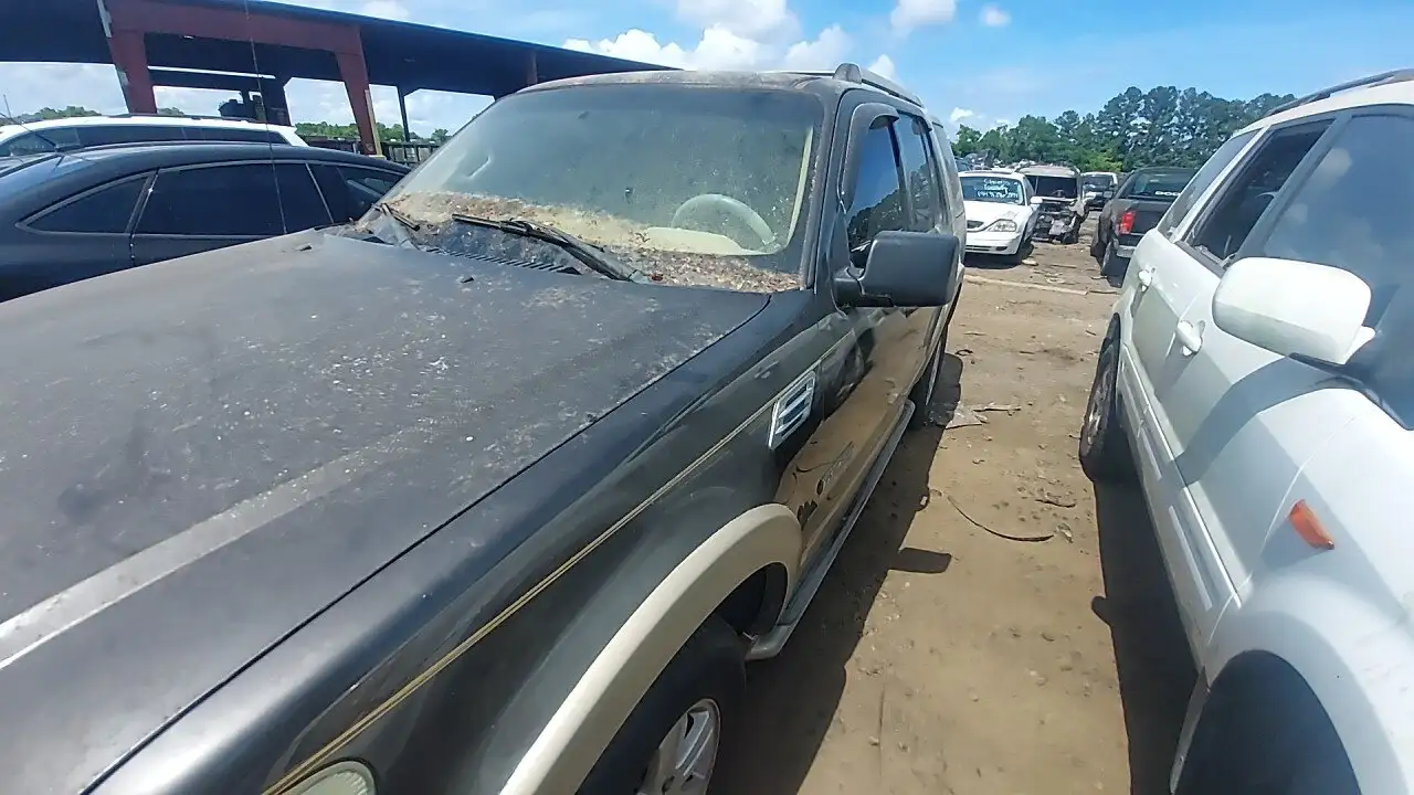 Photo of 2006 Ford Explorer