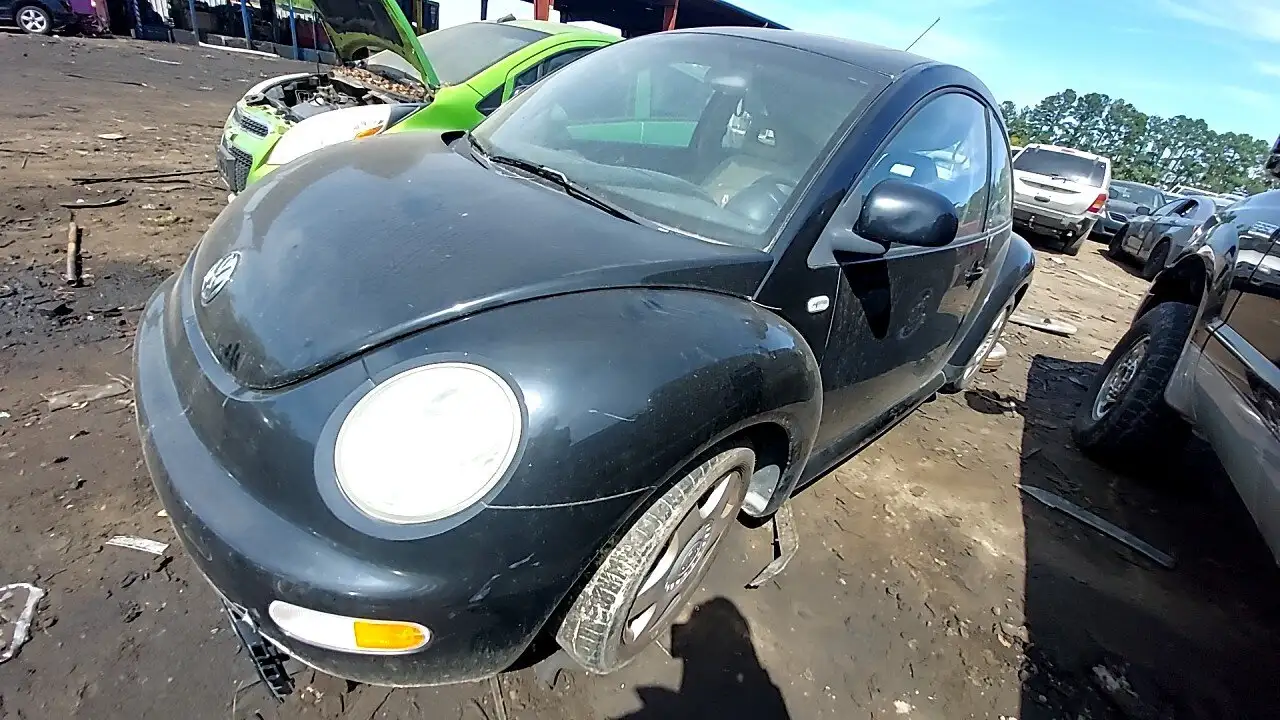 Photo of 2000 Volkswagen Beetle