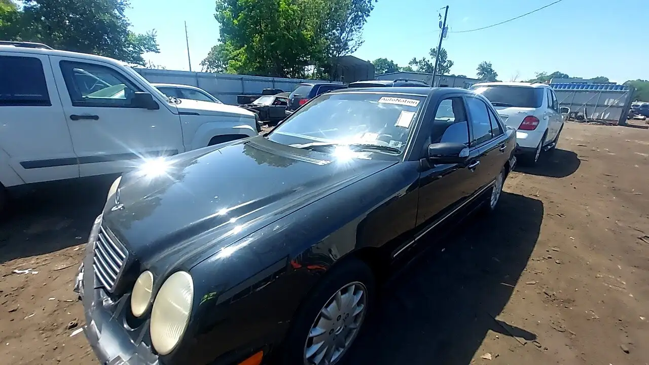 Photo of 2000 Mercedes-Benz E320