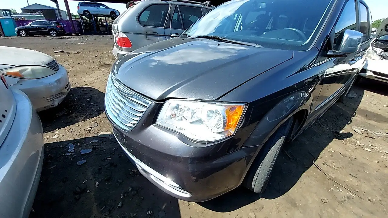 Photo of 2016 Chrysler Town & Country