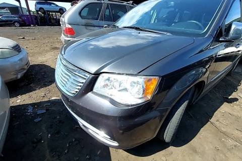Photo of 2016 Chrysler Town & Country