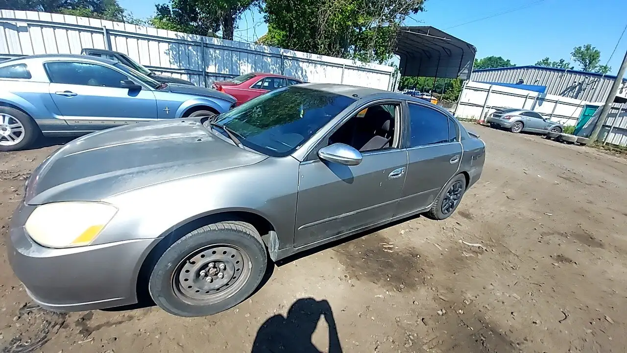 Photo of 2005 Nissan Altima
