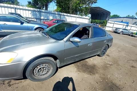 Photo of 2005 Nissan Altima
