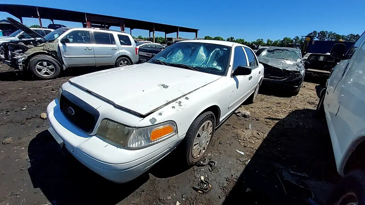 Photo of 2007 Ford Crown Victoria