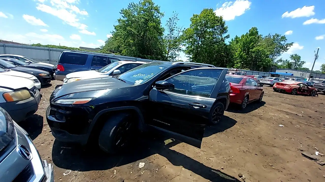 Photo of 2016 Jeep Cherokee
