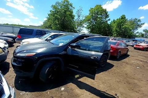 Photo of 2016 Jeep Cherokee