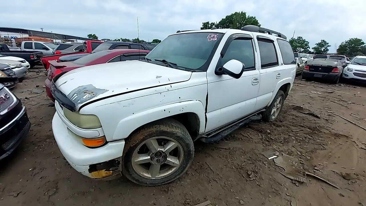 Photo of 2004 Chevrolet Tahoe