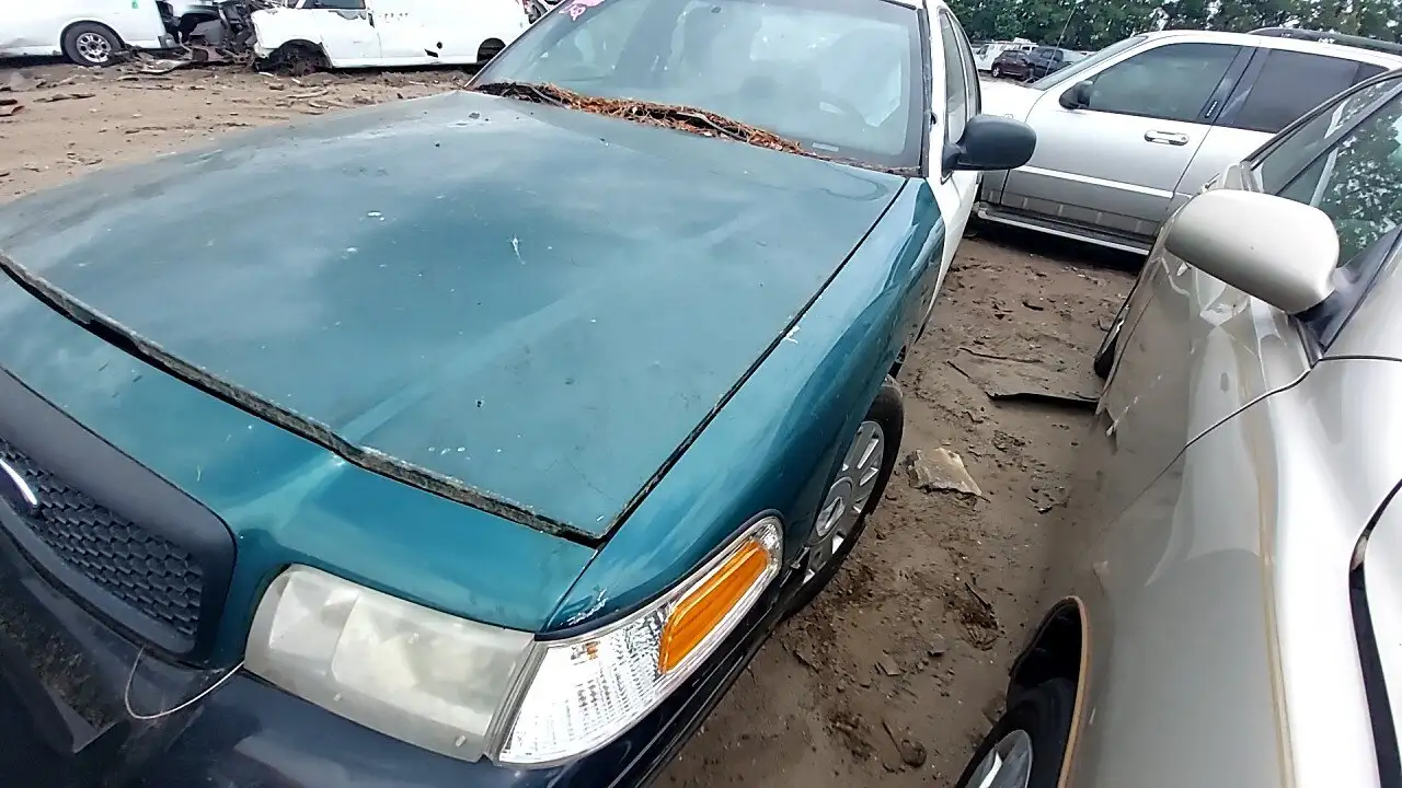 Photo of 2011 Ford Crown Victoria