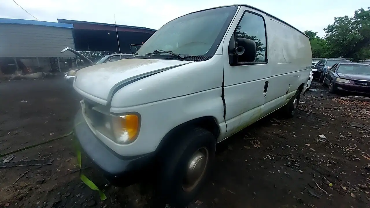 Photo of 2000 Ford E-250 Econoline