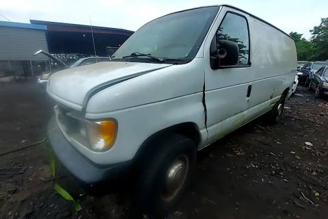 Photo of 2000 Ford E-250 Econoline