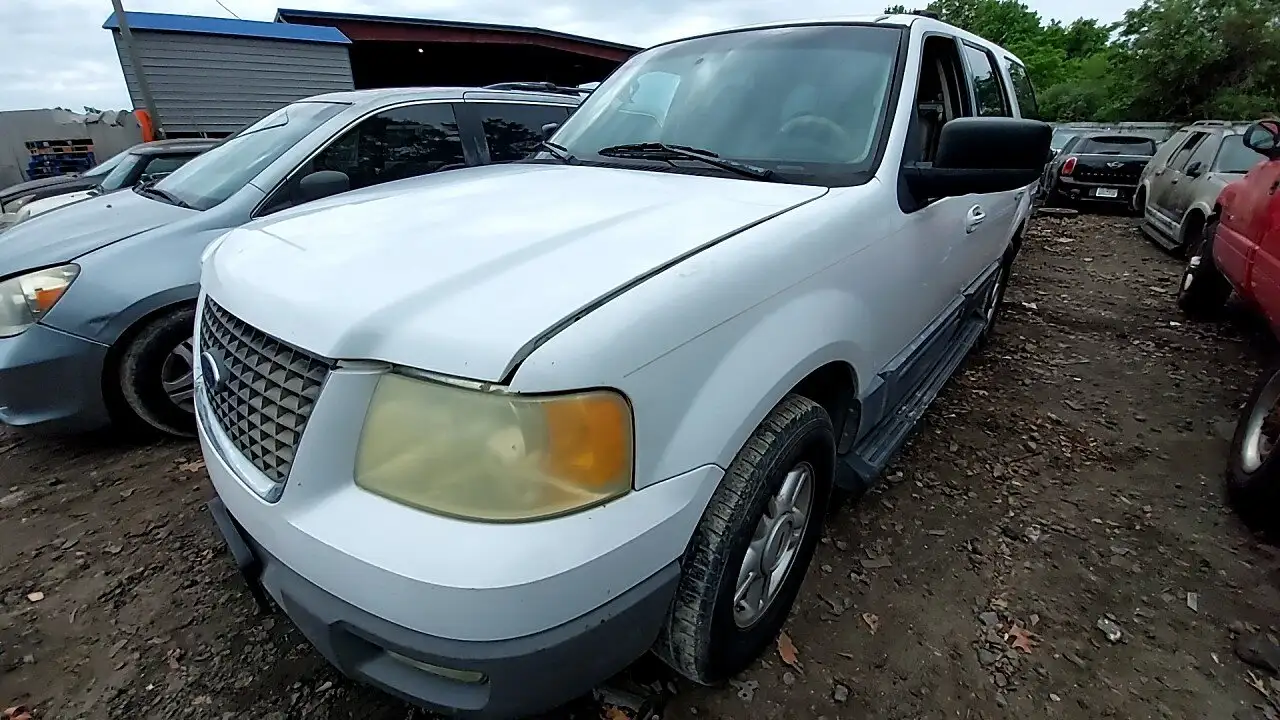 Photo of 2004 Ford Expedition