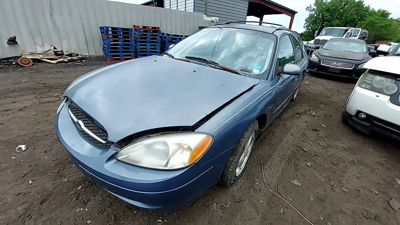 Photo of 2000 Ford Taurus