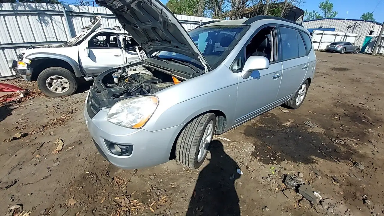 Photo of 2008 Kia Rondo