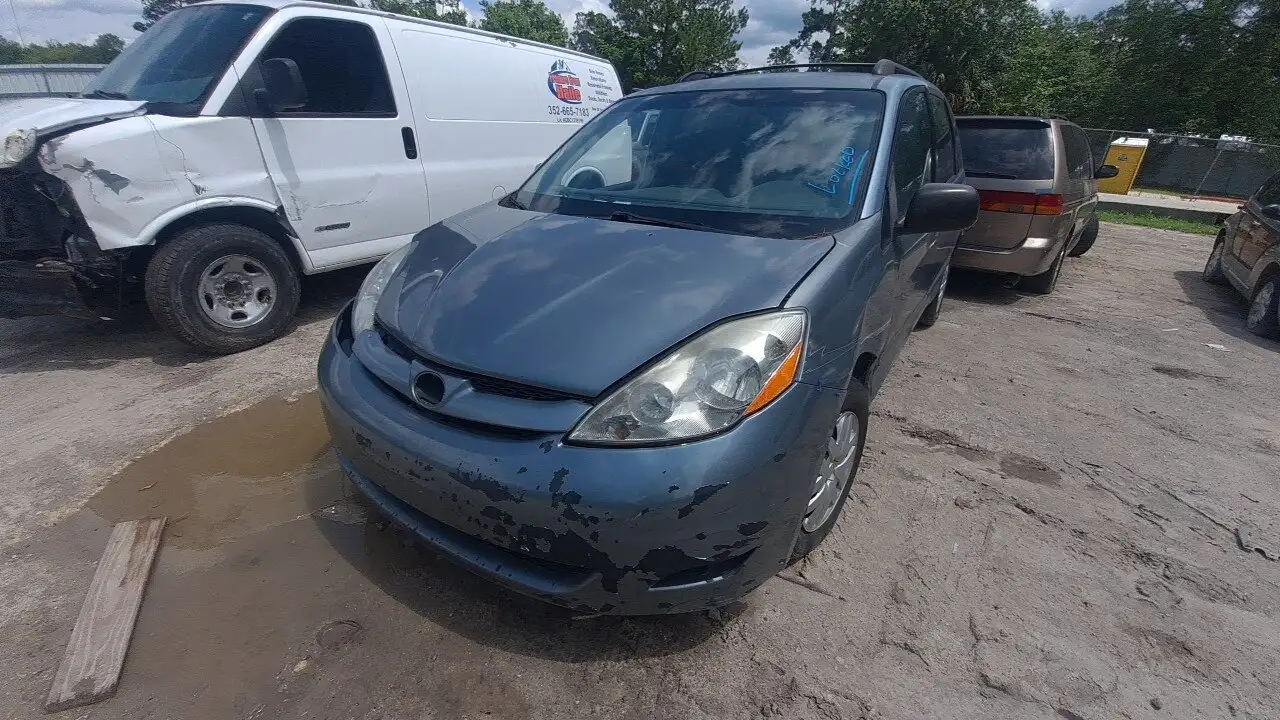 Photo of 2008 Toyota Sienna