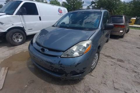 Photo of 2008 Toyota Sienna