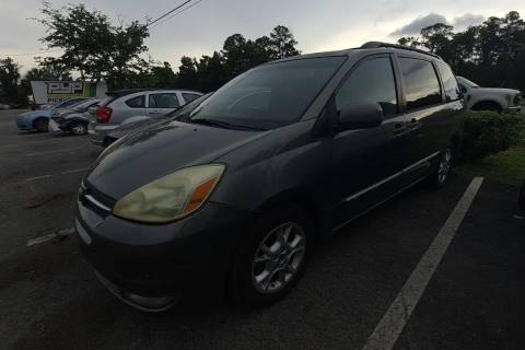 Photo of 2004 Toyota Sienna