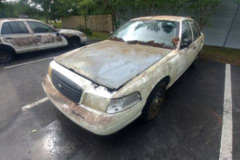 Photo of 2004 Ford Crown Victoria