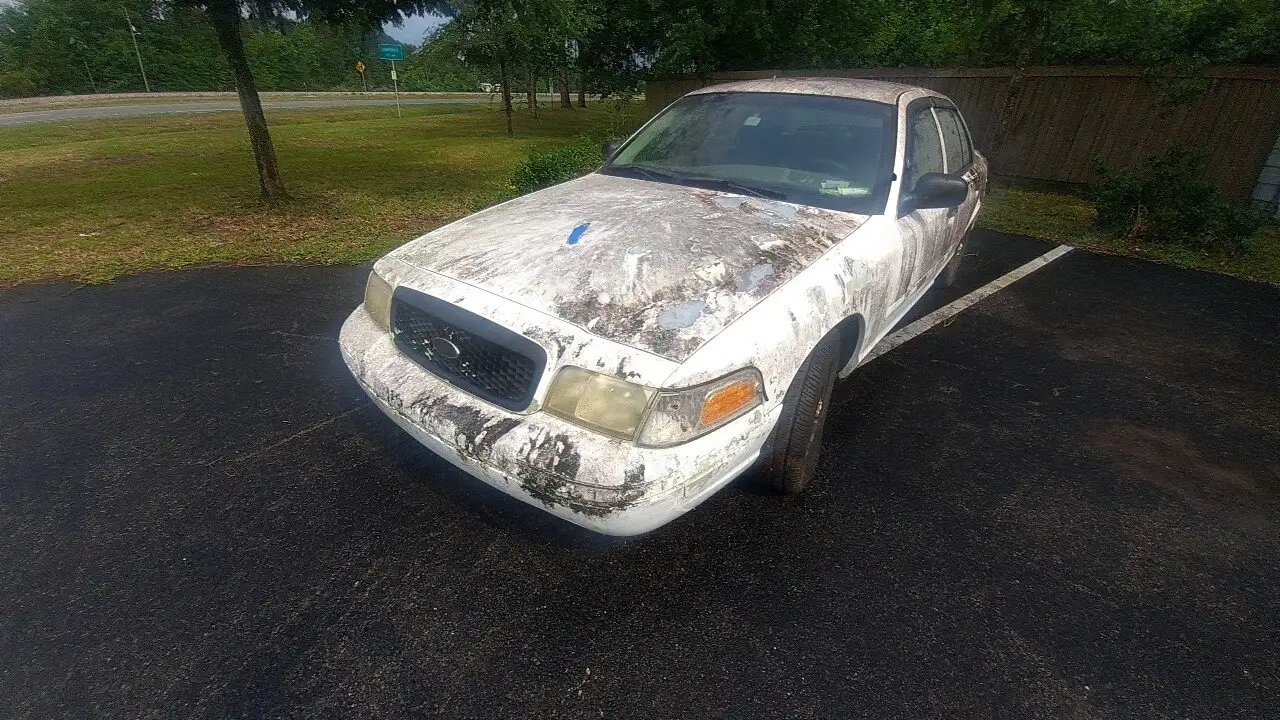 Photo of 2004 Ford Crown Victoria