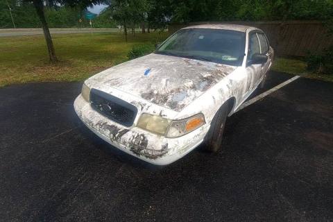 Photo of 2004 Ford Crown Victoria