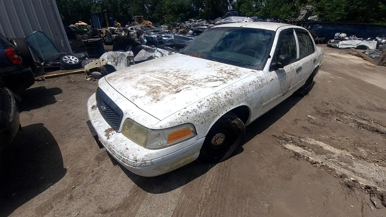 Photo of 2001 Ford Crown Victoria