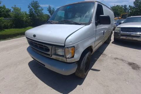 Photo of 2002 Ford E-150 Econoline