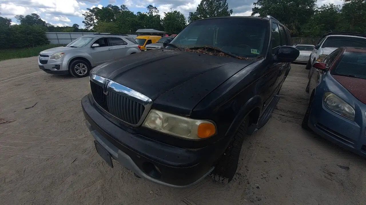 Photo of 2001 Lincoln Navigator