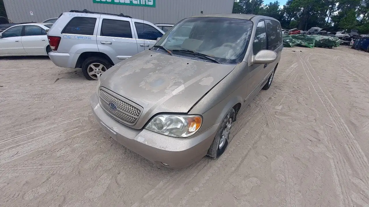 Photo of 2004 Kia Sedona