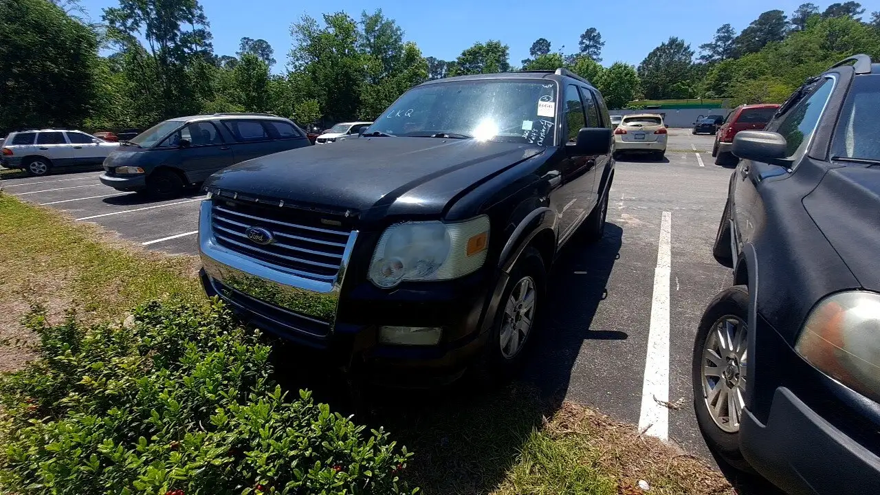 Photo of 2010 Ford Explorer