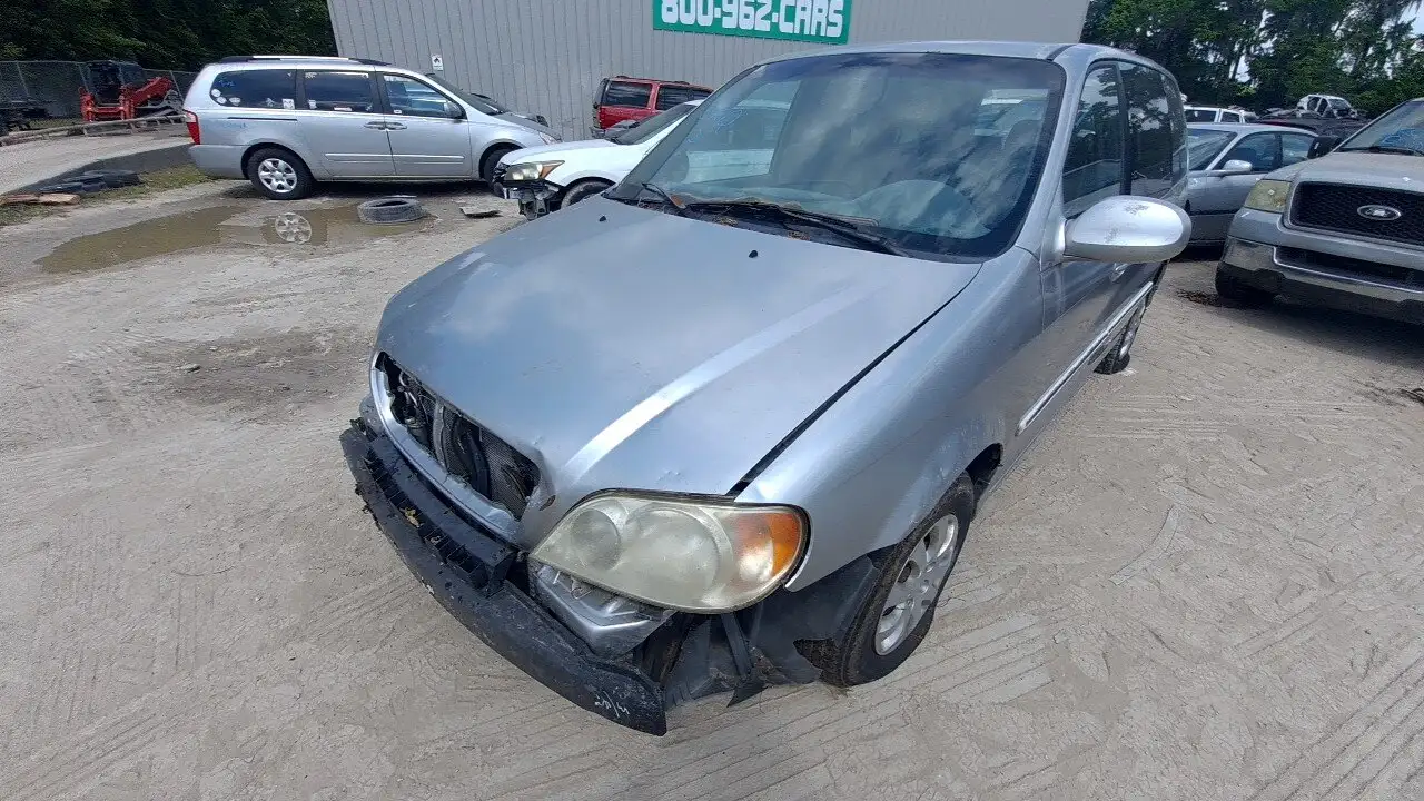 Photo of 2005 Kia Sedona