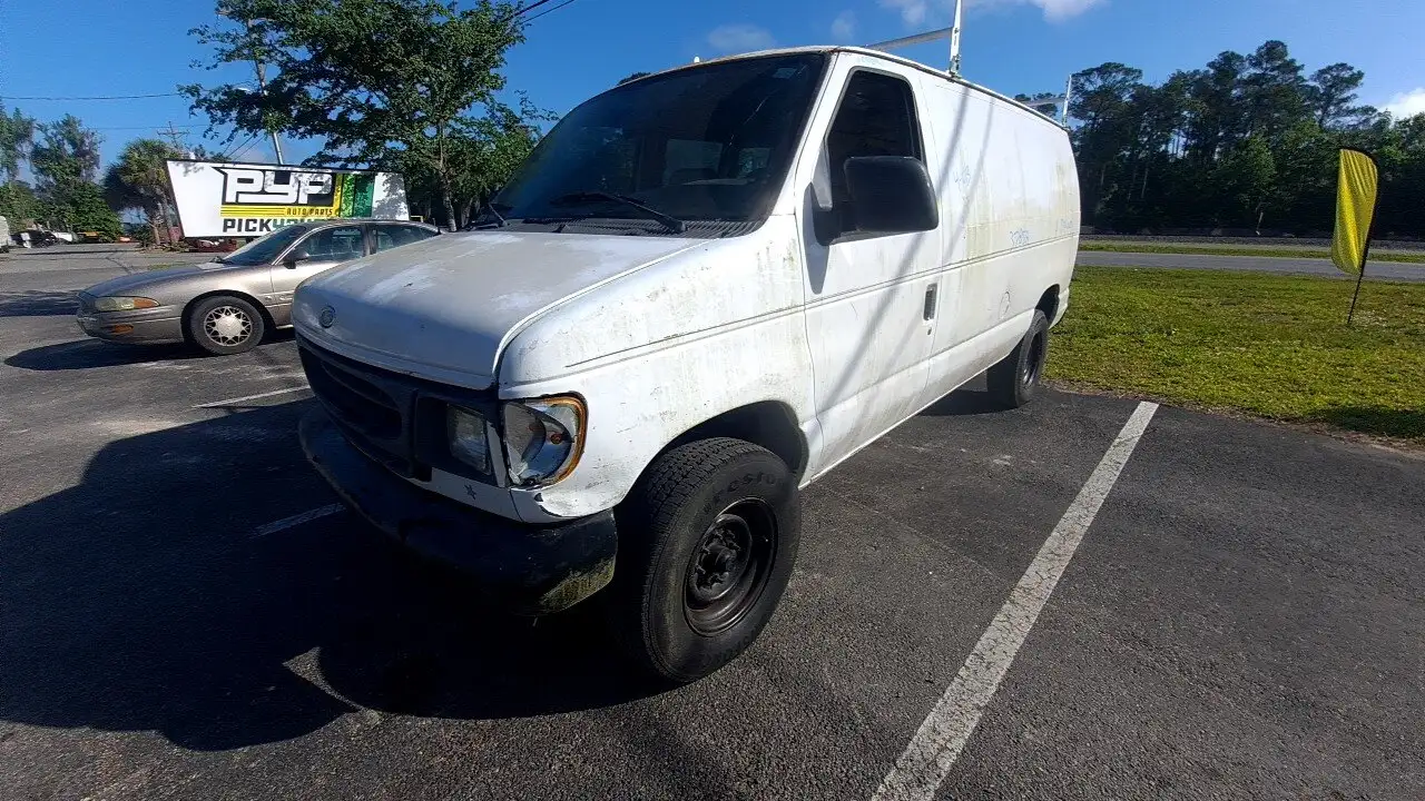 Photo of 2002 Ford E-250 Econoline