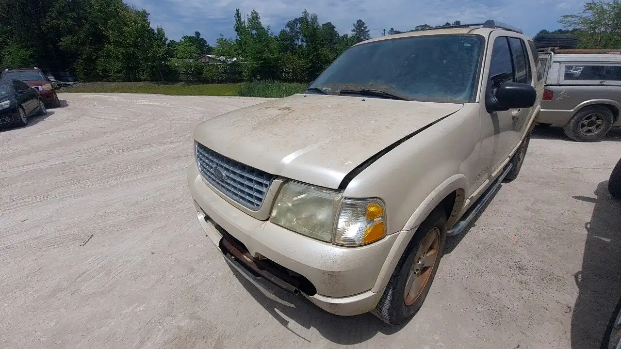 Photo of 2005 Ford Explorer