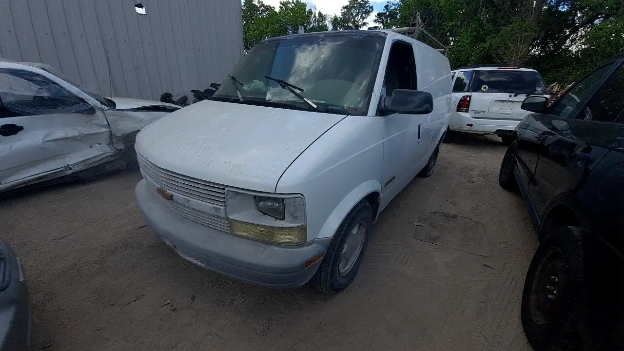 Photo of 2000 Chevrolet Astro