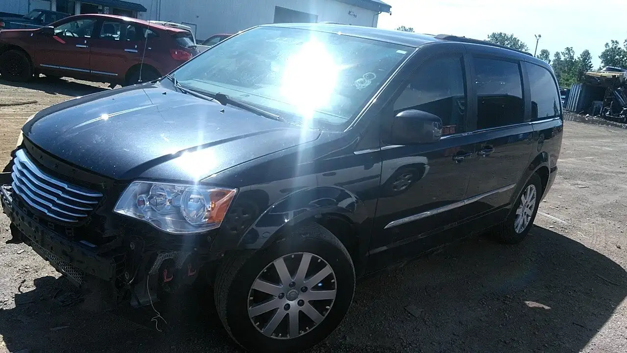 Photo of 2014 Chrysler Town & Country
