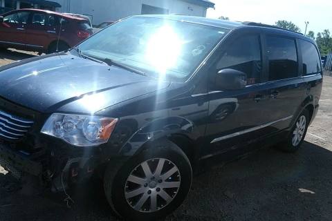 Photo of 2014 Chrysler Town & Country