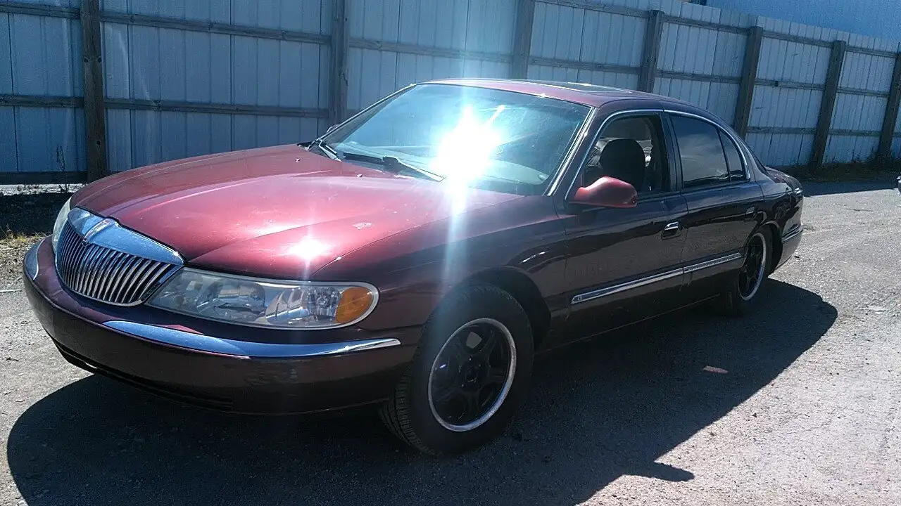 Photo of 2002 Lincoln Continental