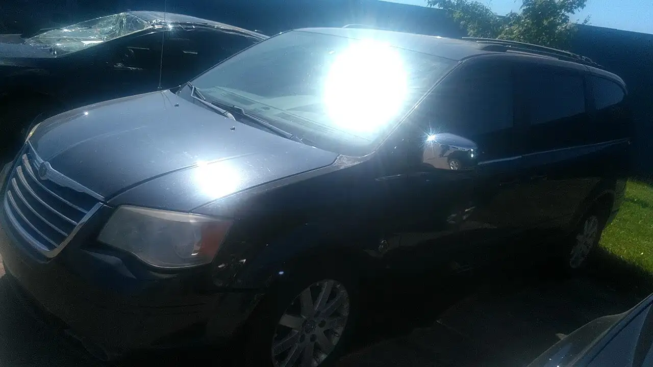 Photo of 2008 Chrysler Town & Country