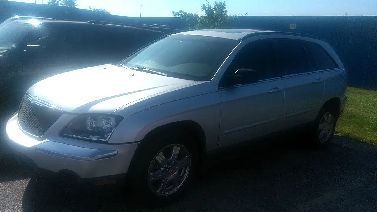 Photo of 2005 Chrysler Pacifica