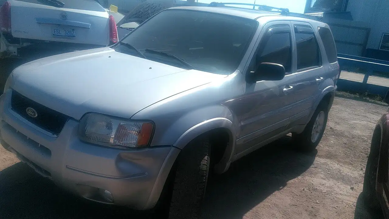 Photo of 2004 Ford Escape