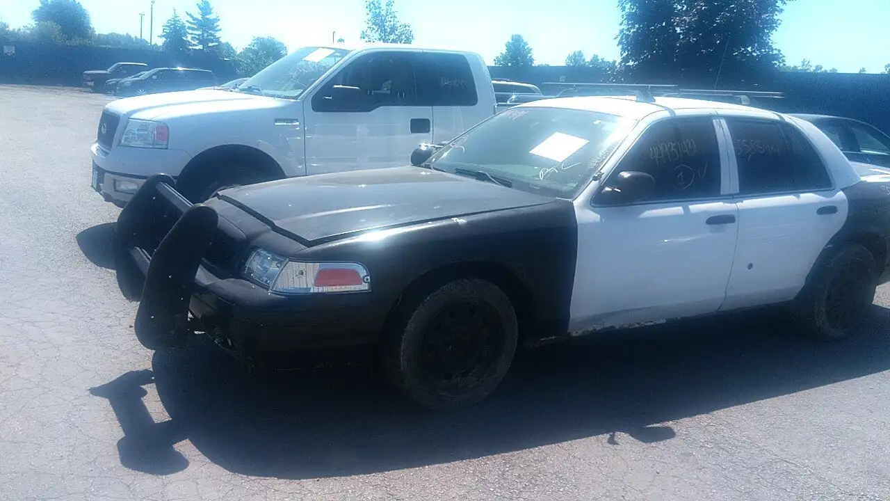 Photo of 2011 Ford Crown Victoria